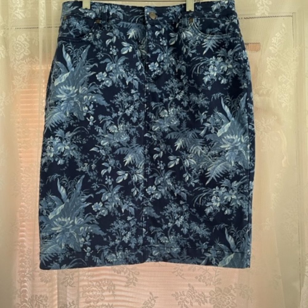 Blue floral pencil skirt